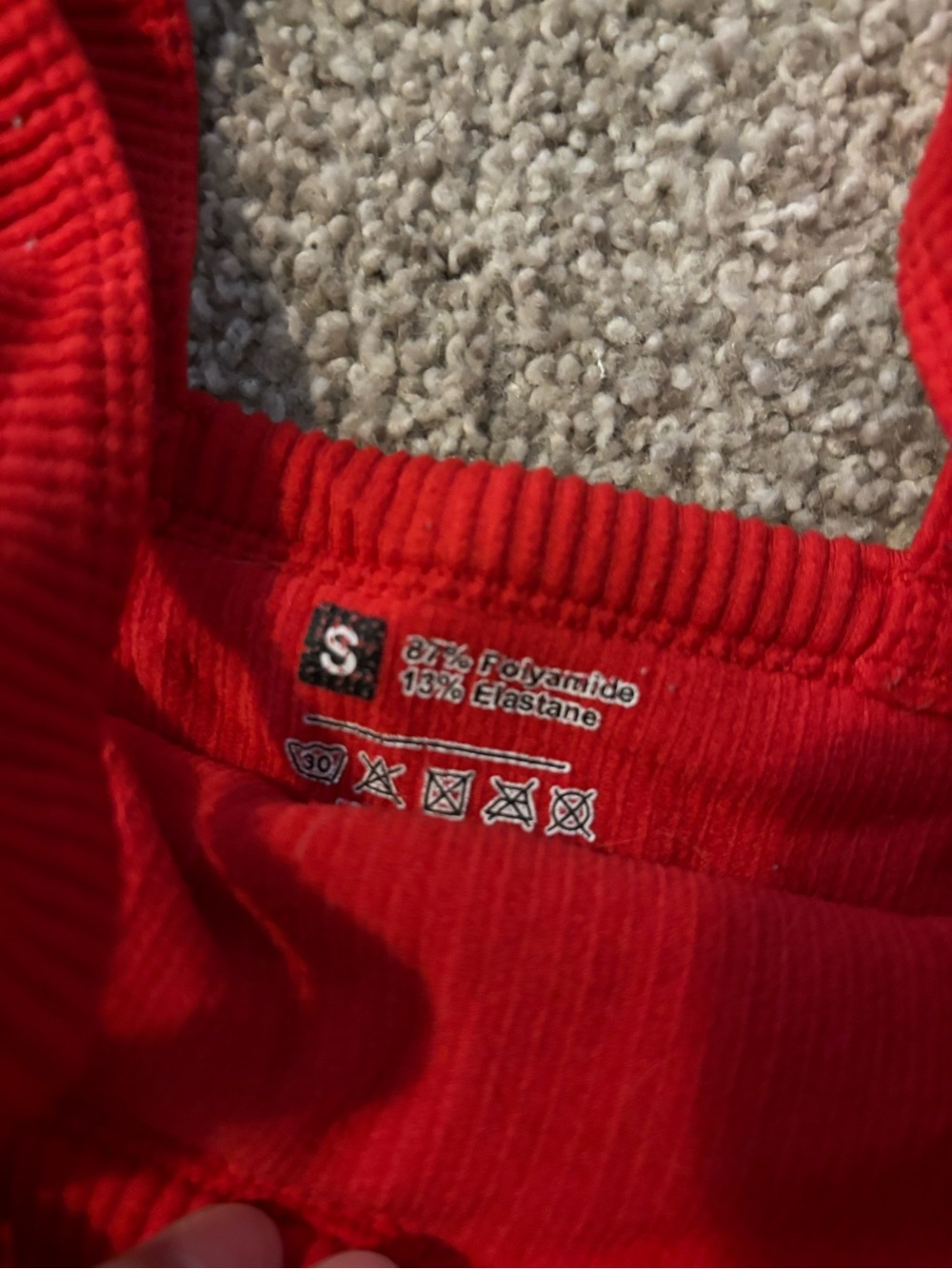 Red Ribbed Cropped Tank Top - Women - Picture 2 of 3